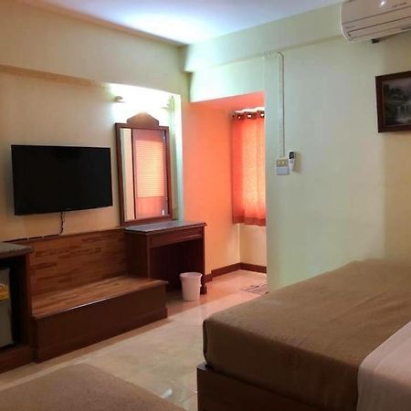 Lisa Chiang Mai Hotel ภายนอก รูปภาพ