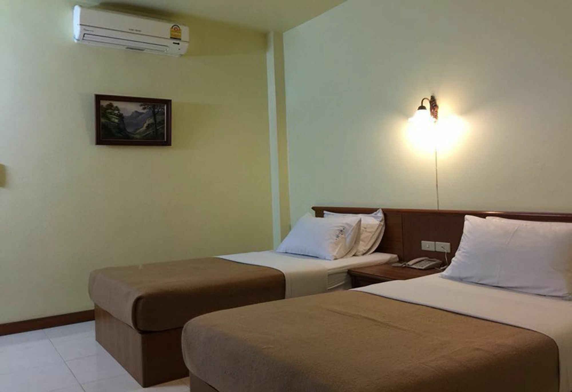 Lisa Chiang Mai Hotel ภายนอก รูปภาพ