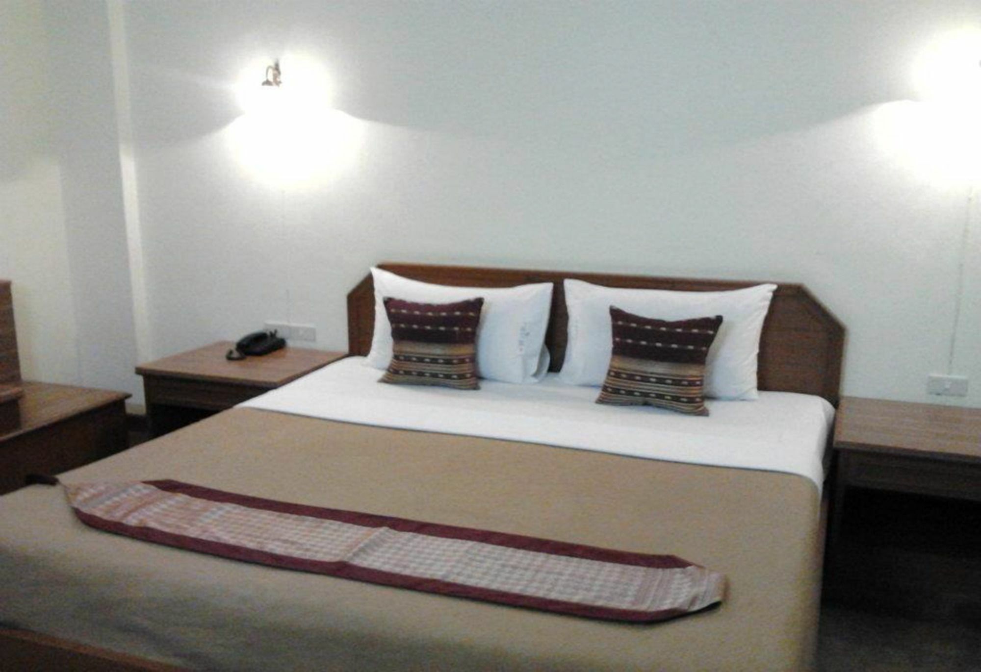 Lisa Chiang Mai Hotel ภายนอก รูปภาพ
