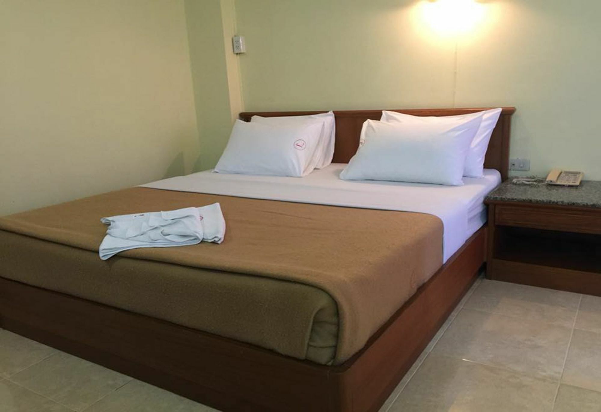 Lisa Chiang Mai Hotel ภายนอก รูปภาพ