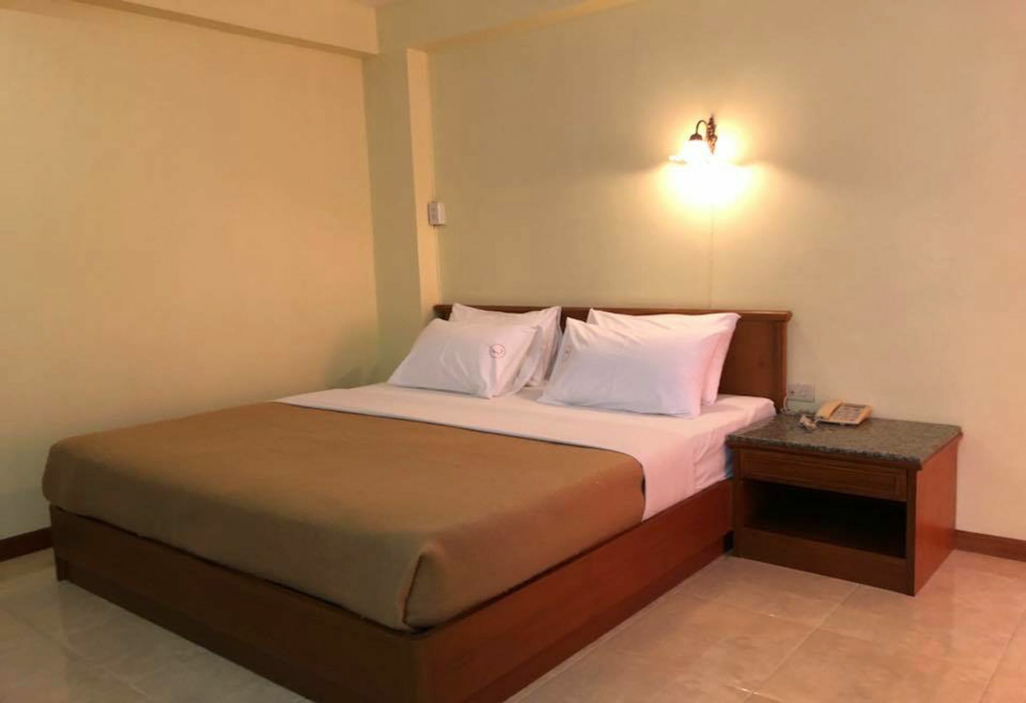 Lisa Chiang Mai Hotel ภายนอก รูปภาพ