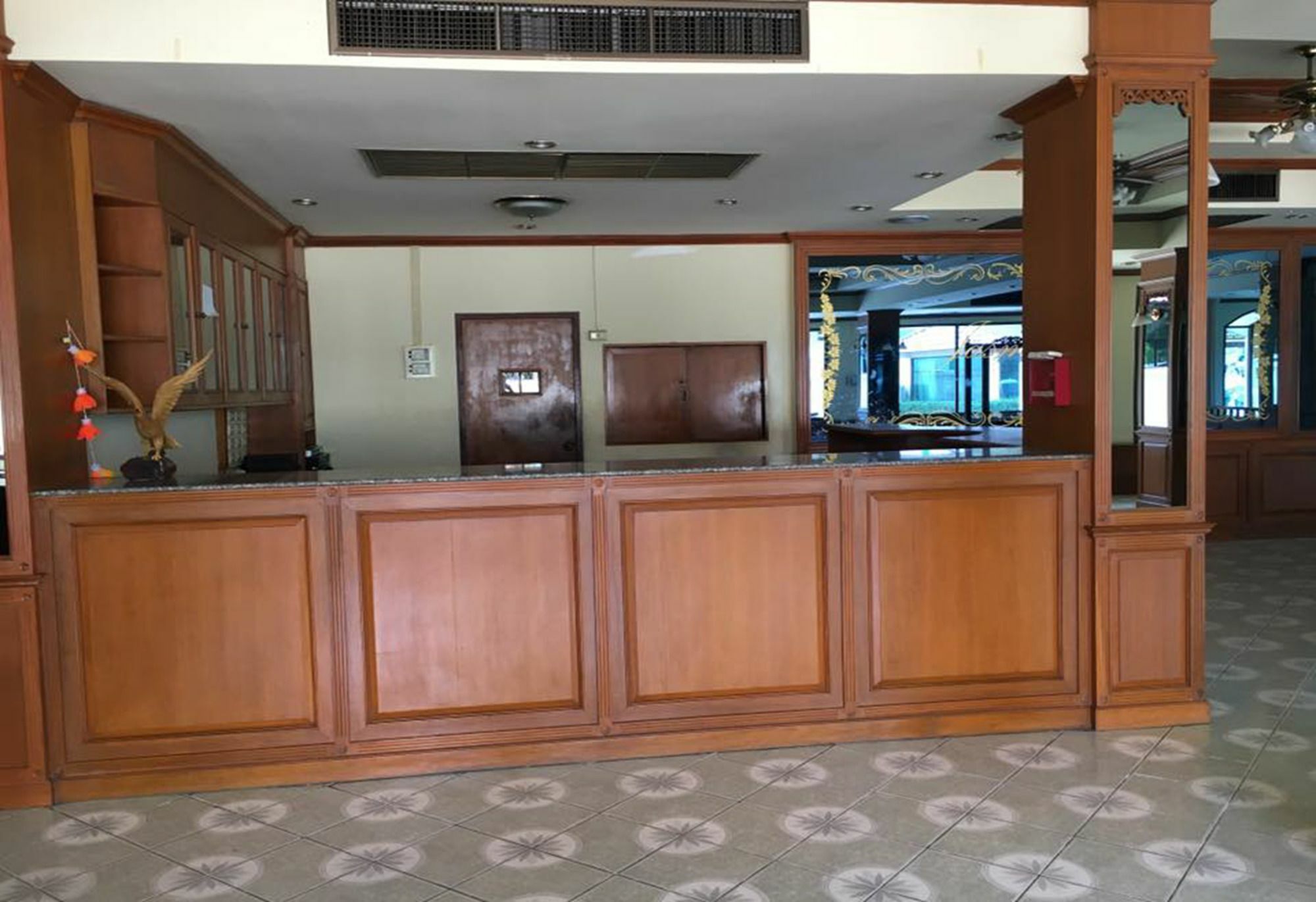 Lisa Chiang Mai Hotel ภายนอก รูปภาพ